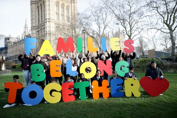 Großbritannien: Schüler reichen Petition mit 75.000 Unterschriften ein
