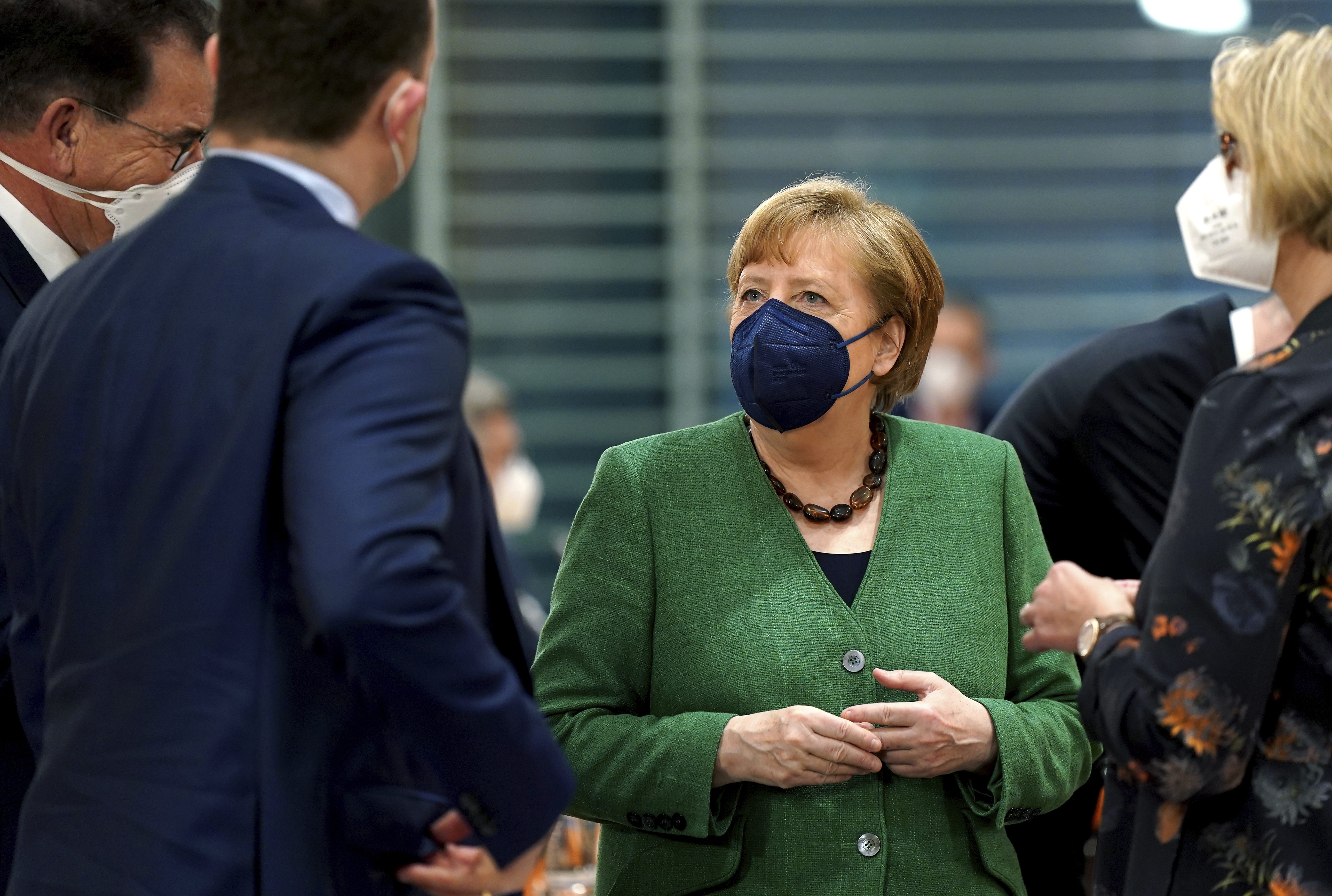 Merkel will „Verhaltensänderungen von allen“