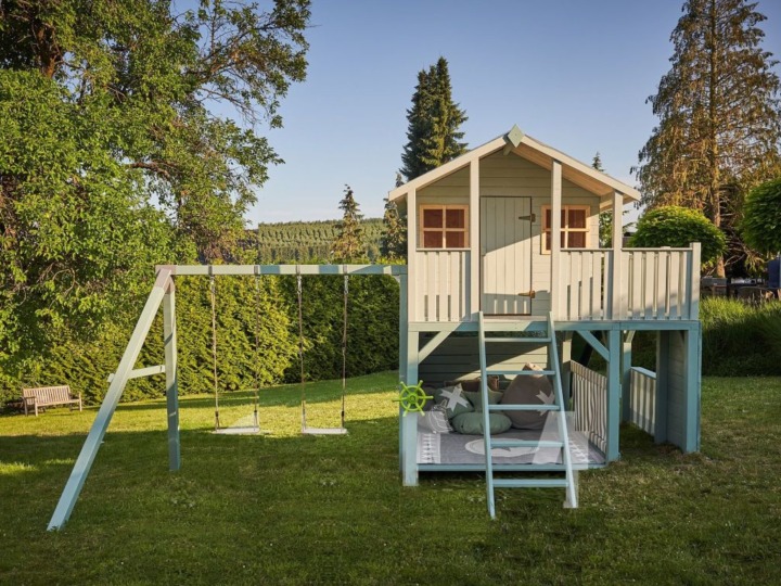 Kindheitstraum: Baumhaus für urbane Vorgärten