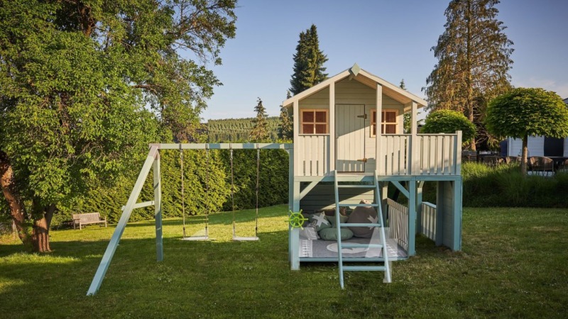 Kindheitstraum: Baumhaus für urbane Vorgärten