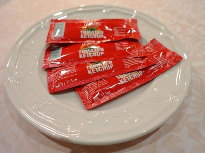 EU verbietet kleine Ketchup- und Majo-Tütchen