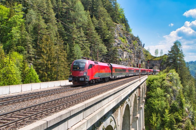 ÖBB starten größte PV-Anlage für Bahnstrom