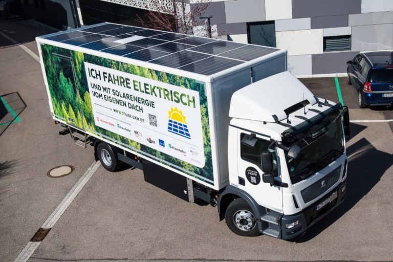 Jetzt kommen die E-Lastwagen mit Solarzellen
